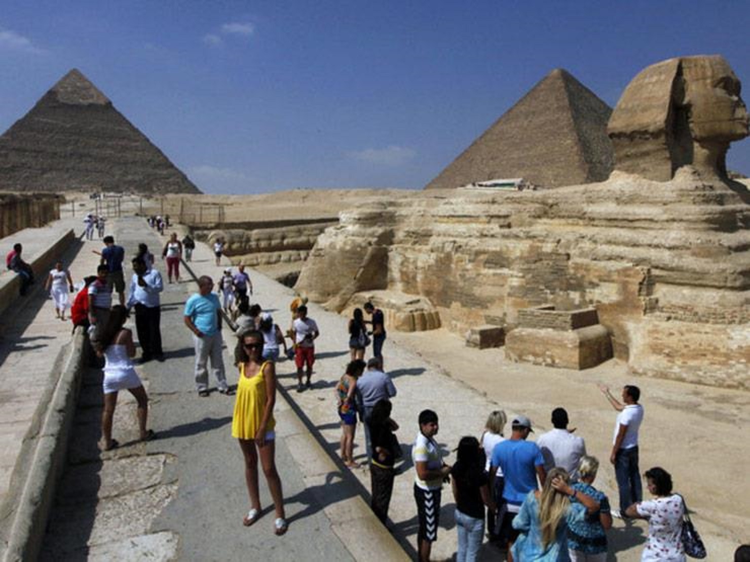 السياح يرغبون بالبقاء فى مصر وعدم الرحيل