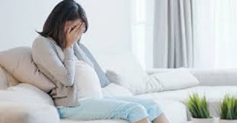 أسباب إكتئاب الحمل وكيفية علاجه