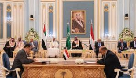 دعم الحكومة اليمنية اتفاق الرياض للتصدي للحوثيين