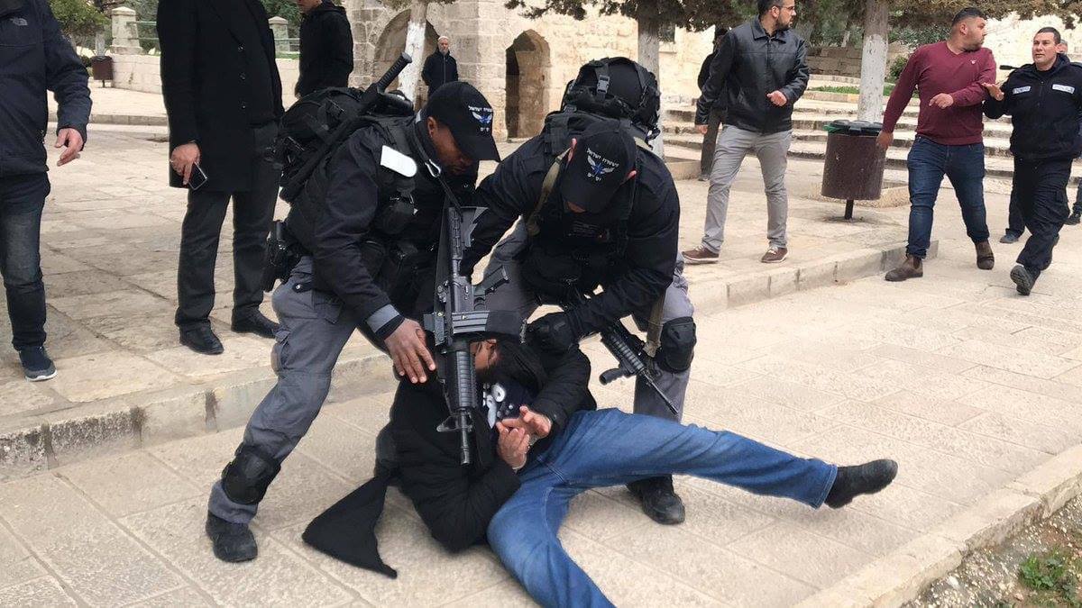 مستوطنين متطرفين في الضفة تفقد الشرطة الاسرائيلية السيطرة عليهم