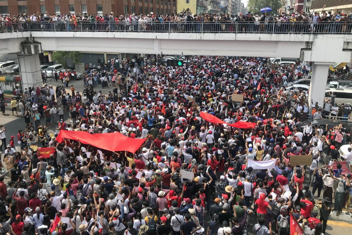 ميانمار لليوم الثاني على التوالي على لوح ساخن من المظاهرات المناهضة للانقلاب العسكري في البلاد