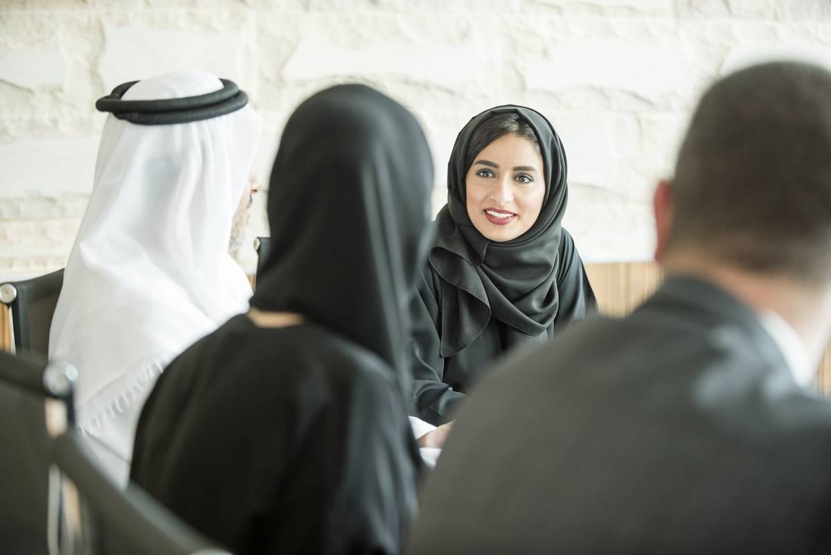 مركز الحوار الوطني يستعرض إسهامات المرأة السعودية في تحقيق التنمية