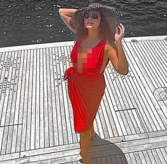 رانيا يوسف تتعرض للهجوم مرة أخرى والسبب جلسة تصوير جديدة بالفستان الأحمر