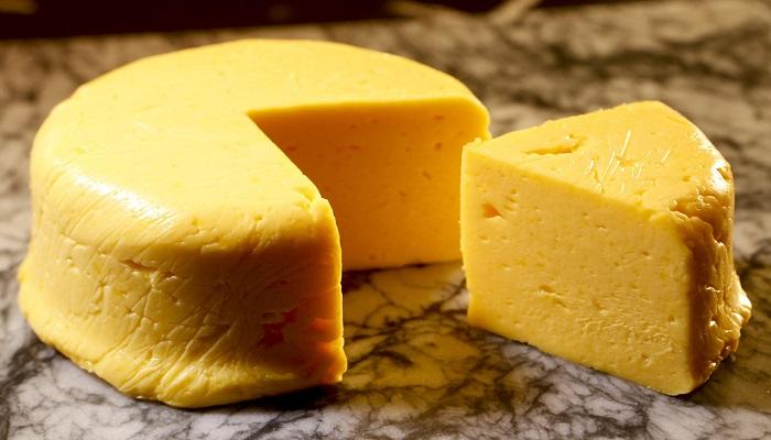 بأقل تكلفة طريقة عمل الجبنة الرومي في المنزل بمقادير بسيطة وطعم زي الجاهز