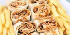 اعملي شاورما الدجاج السوري في خبز الصاج بطريقة سهلة مثل المطاعم