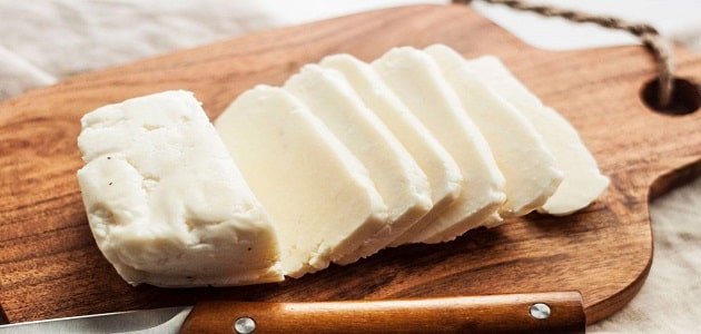 السعرات الحرارية في الجبنة البيضاء المالحة
