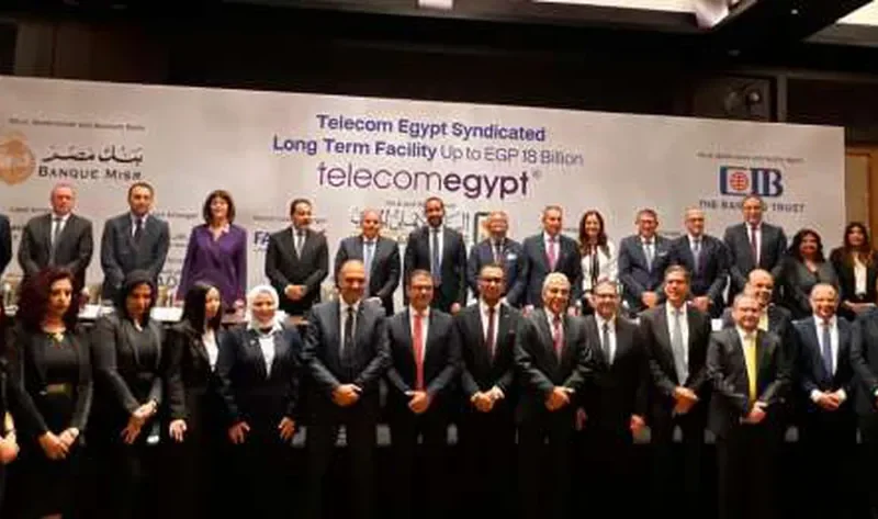 تحالف مصرفي يضم ثلاثة عشر بنكا بقيادة كلا من البنك التجاري الدولي – مصر (سي أي بي – CIB) وبنك مصر بصفتهم المرتبين الرئيسيين الأوليين و البنك الأهلي المصري بصفته مرتب رئيسي و يمنح تمويلاً مشتركاً لصال – أخبار مصر