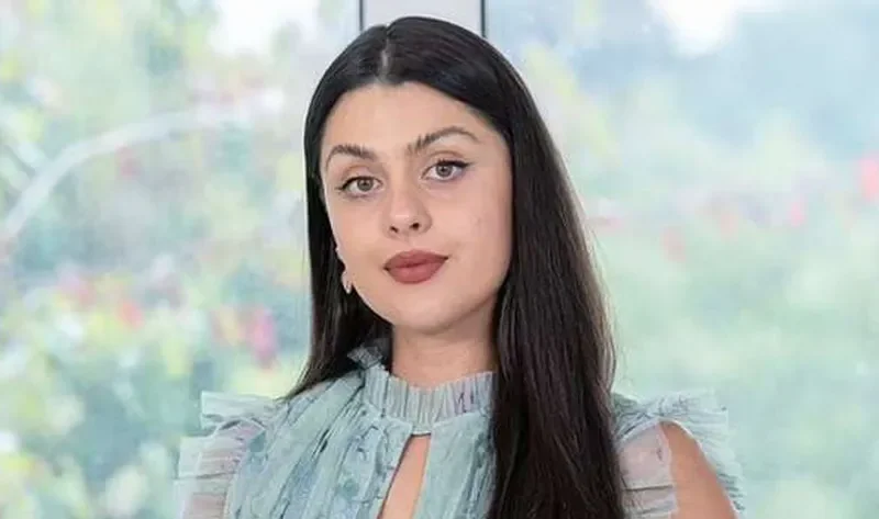 «ألم بالكتف يظهر ويختفي فجأة».. بريطانية تكتشف إصابتها بمرض خطير – منوعات