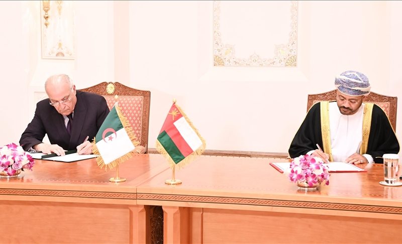 عمان والجزائر توقعان 8 مذكرات تعاون في مجالات متنوعة