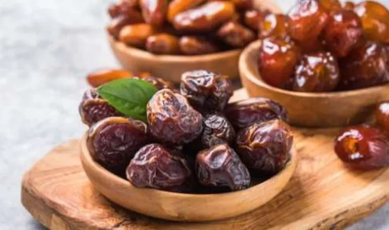 تفسير حلم أكل التمر للحامل لابن سيرين.. ما دلالة اللون الأسود؟ – منوعات