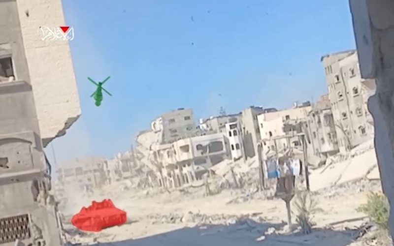 بالفیدیو ؛ “القسام” تنشر مشاهد لاستهداف آليات الاحتلال شرق البريج