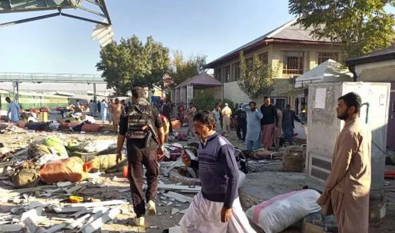 مقتل 16 شخصا وإصابة 18 آخرين بانفجار قرب محطة قطار في باكستان (فيديو) – أخبار العالم