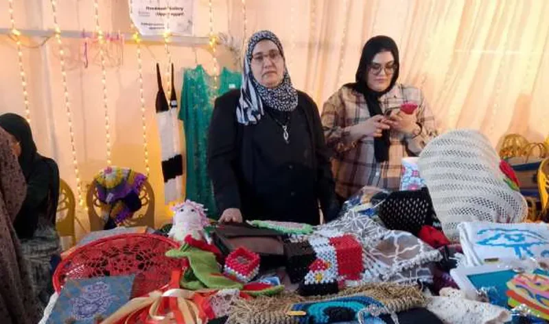 مهرجان المرأة الصعيدية.. «أسما» تبهر الزوار بمنتجات من إبداع الصم والبكم – المحافظات