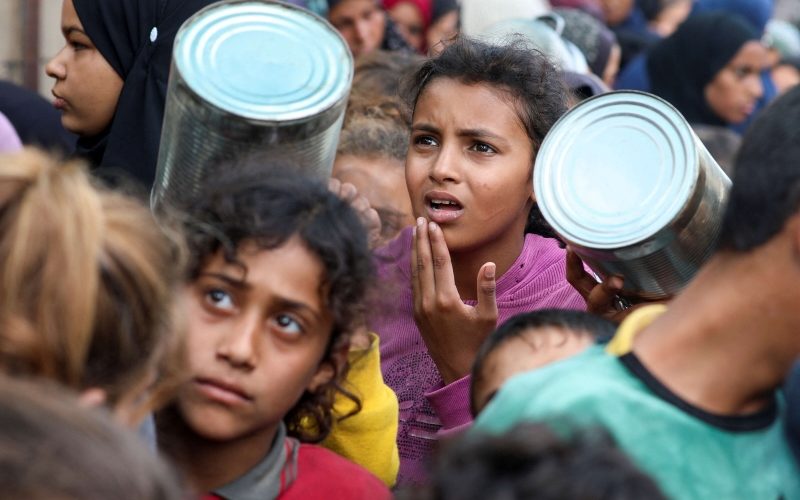 بالصور ؛ وسط اشتداد الحصار الإسرائيلي.. المجاعة تتفاقم في قطاع غزة