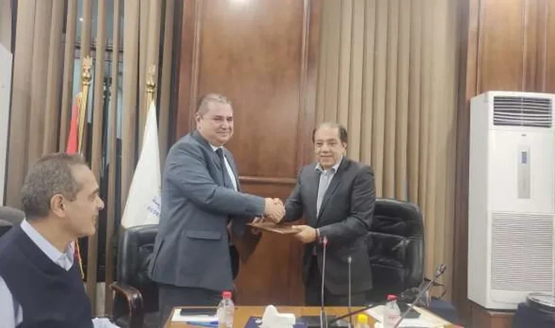 بروتوكول بين «الصناعات الكيماوية» و«المواصفات والجودة» لتعزيز التعاون في عدة مجالات – اقتصاد