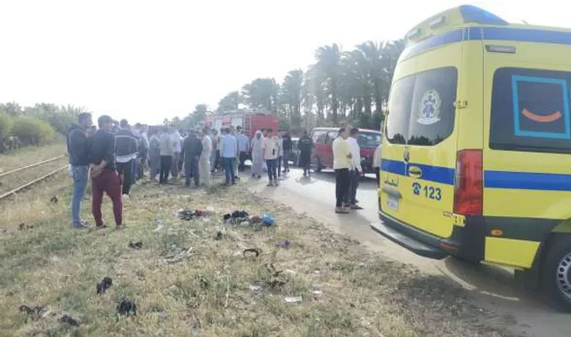 مصرع طالب وإصابة اخر في حادث تصادم بأكتوبر – حوادث