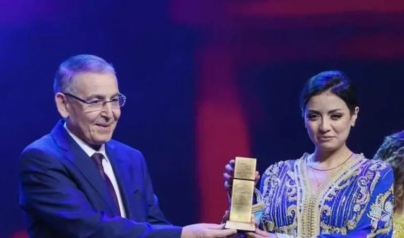 بالزي المغربي.. تكريم سهر الصايغ بالمهرجان الدولي المغاربي للفيلم – فن