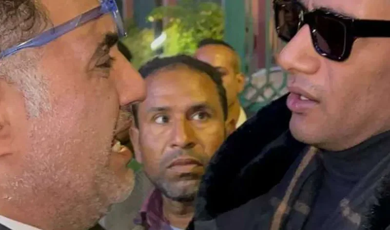 مشاهد مؤثرة في عزاء محمد رحيم.. انهيار ابنته ومحمد رمضان يقبِّل يدها (صور) – فن