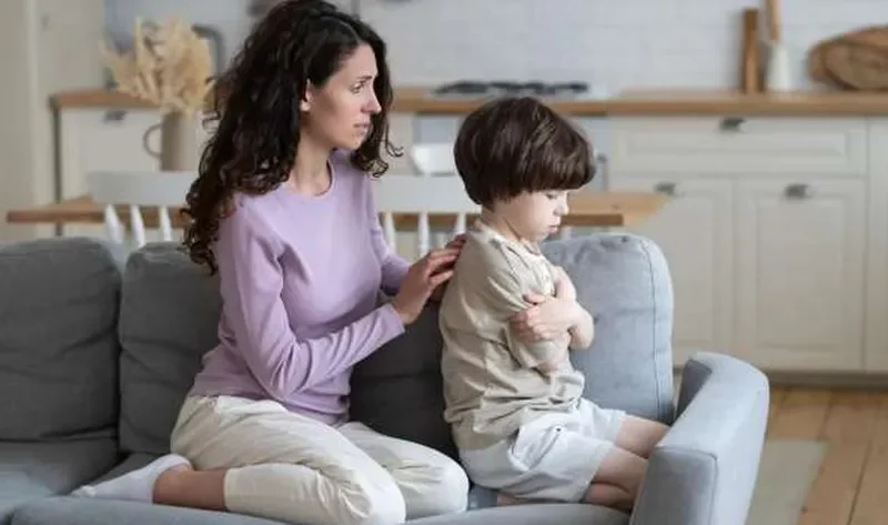 7 حالات يجب على الأم تقديم الاعتذار لطفلها بشكل ضروري.. «احذري تجاهله» – منوعات