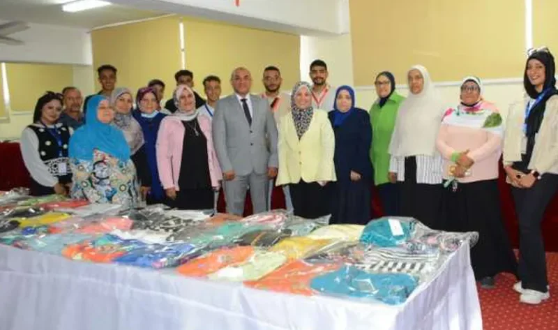 رئيس جامعة أسيوط: المعرض الخيري يضم 400 قطعة ملابس بتكلفة 75 ألف جنيه لدعم الطلاب  – المحافظات