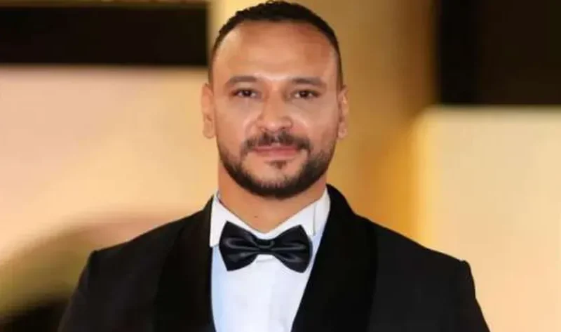 أحمد خالد صالح ينعى خالته ويطلب الدعاء لها – فن
