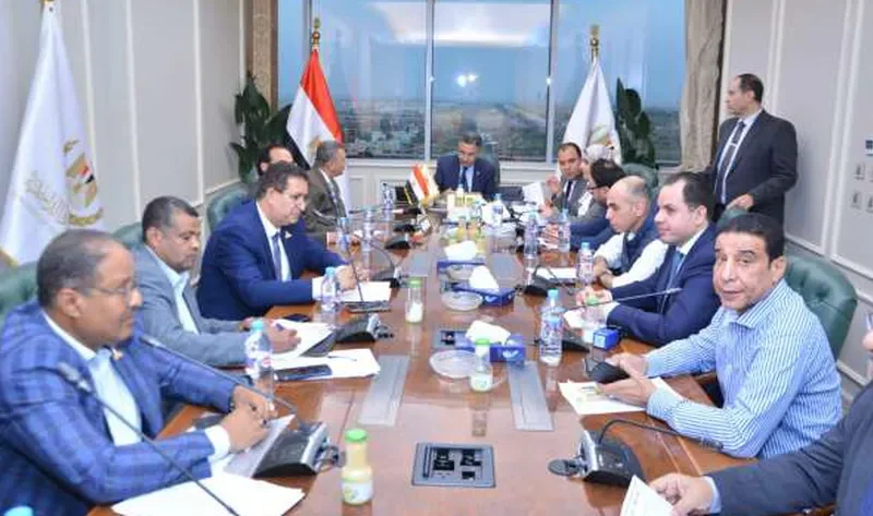 وزير التموين والتجارة الداخلية يلتقي بعدد من أعضاء مجلسي النواب والشيوخ – أخبار مصر