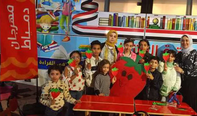 المكتبة المتنقلة تشارك في مهرجان «دمياط حاجة تانية».. رسم وغناء وحكي (صور) – أخبار مصر