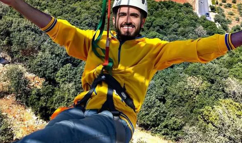 10 صور صادمة لـ أيمن العلي ملك جمال الأردن قبل وبعد إصابته بسرطان المعدة – منوعات