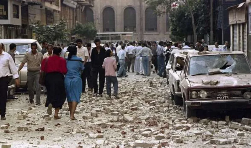 تفسير حلم الزلزال للمرأة في المنام.. فقدان الجنين أم انفصال؟ – منوعات