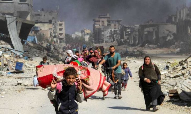 بالفیدیو ؛ شمال غزة يباد.. إسرائيل تهجر قسرا مئات الفلسطينيين من بيت حانون