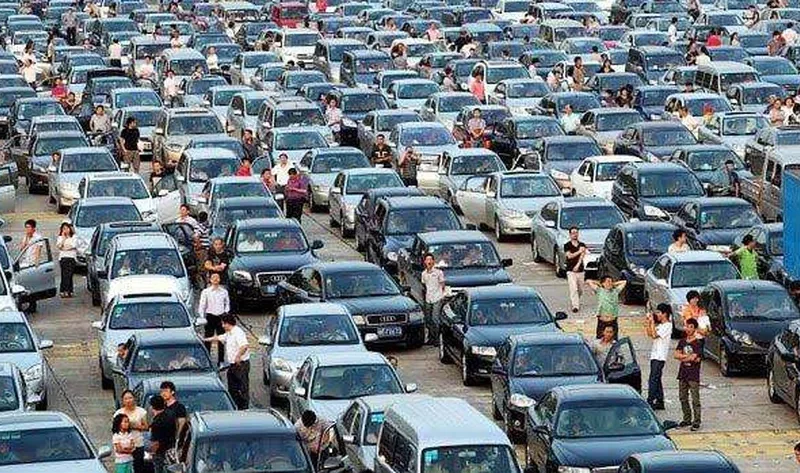عقوبات مشددة بالقانون على المتسببين في تعطيل المرور.. حبس وغرامة – أخبار مصر