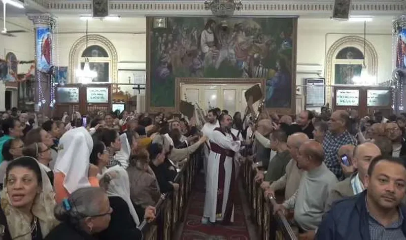 الأقباط يحتفلون بعيد الملاك ميخائيل بكنيسته في غربال بالإسكندرية (صور) – المحافظات