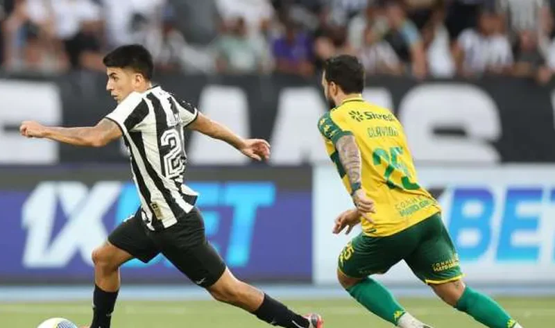 الدوري البرازيلي.. تعثر بوتافوجو وتهشيم أتوبيس كورينثيانز أمام فيتوريا – رياضة