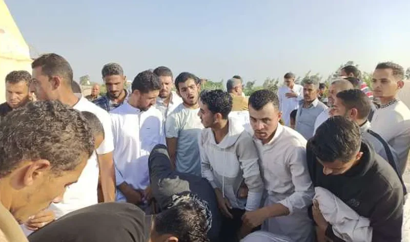 تشييع جثمان البطل محمد المصري صائد الدبابات في حرب أكتوبر بالبحيرة (صور) – المحافظات