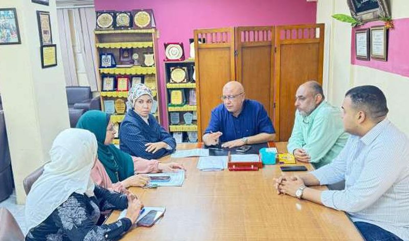 وكيل «صحة قنا» يناقش خطة تشغيل مكاتب الصحة على مدار اليوم – المحافظات