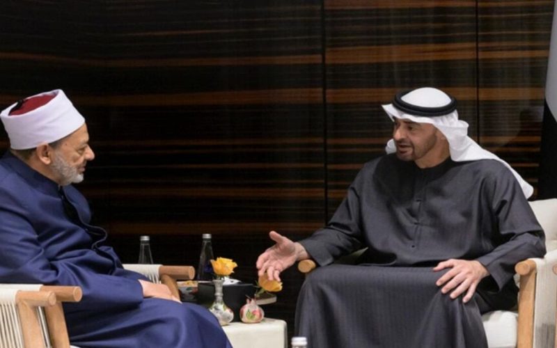 بن زايد وشيخ الأزهر يبحثان التعاون في مجال تعزيز الحوار والتفاهم