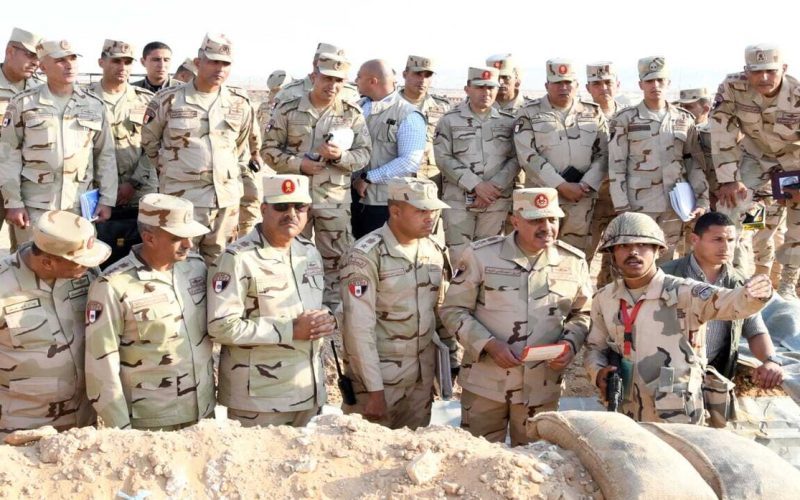 رئيس الأركان المصري يطلب رفع الجاهزية وأعلى درجات اليقظة في سيناء