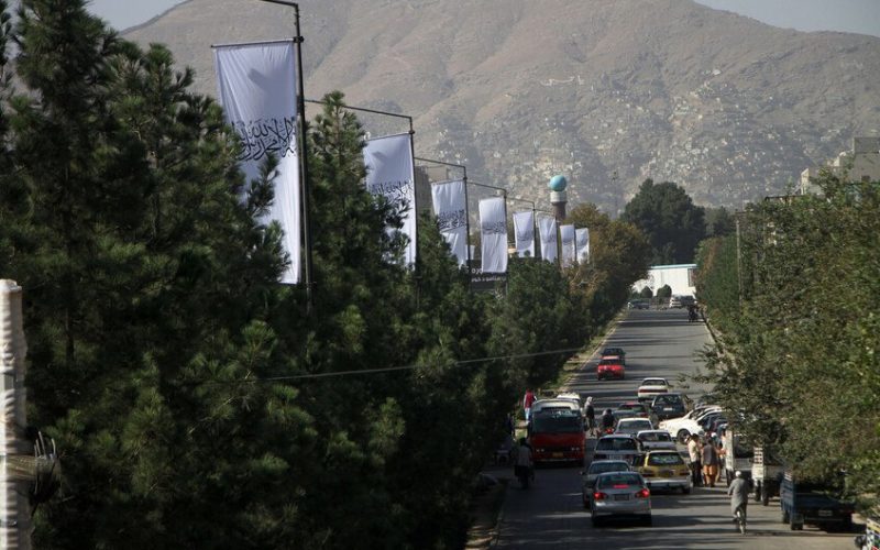محافظة أفغانية تغلق محطة إذاعية لبثها الموسيقى