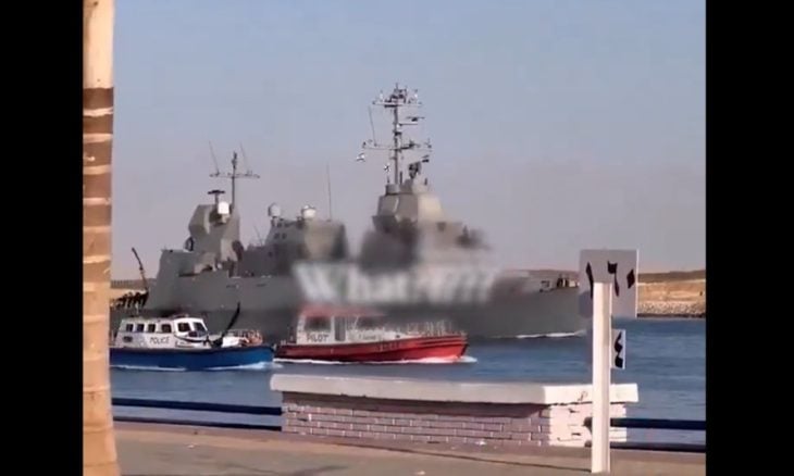 بالفیدیو ؛ رفض شعبي مصري لمرور سفينة حربية إسرائيلية في قناة السويس