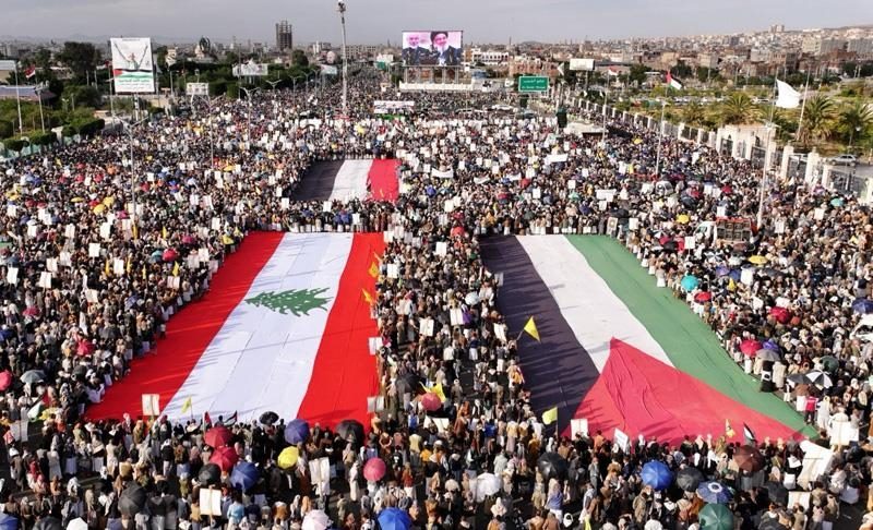 عشرات آلاف اليمنيين يتظاهرون تضامنا مع قطاع غزة ولبنان