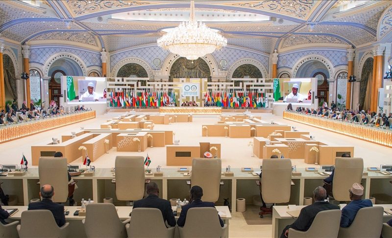 “قمة الرياض” تطالب مجلس الأمن بقرار ملزم لوقف إطلاق النار بغزة