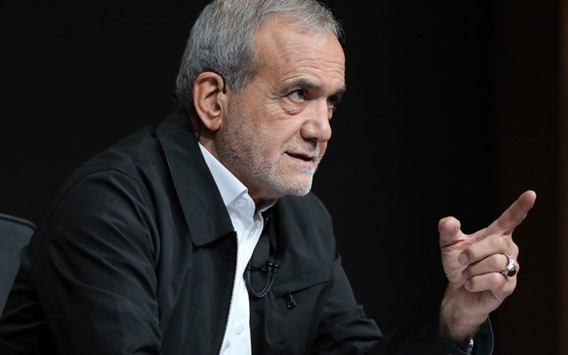 الرئيس الإيراني: من الأفضل أن ندير العلاقات مع الولايات المتحدة بأنفسنا