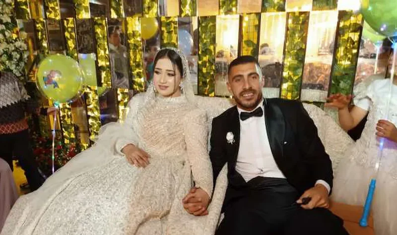 محمد ربيعة لاعب منتخب مصر يحتفل بزفافه في مسقط رأسه بكفر الشيخ – رياضة