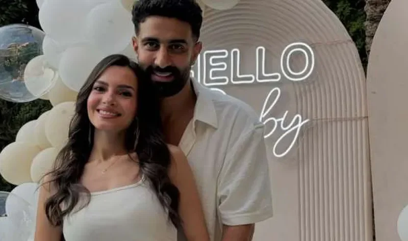 كارمن سليمان تعلن حملها الثاني عبر جلسة تصوير مع زوجها: «العيلة بتكبر» – فن
