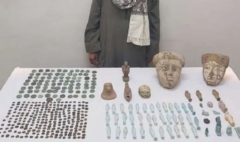 ضبط 409 قطع أثرية بحوزة مسجل خطر في أسيوط – حوادث