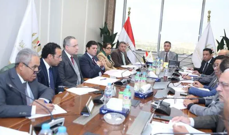 وزير التموين يجتمع باللجنة العليا للمطاحن لمتابعة جودة دقيق الخبز – أخبار مصر