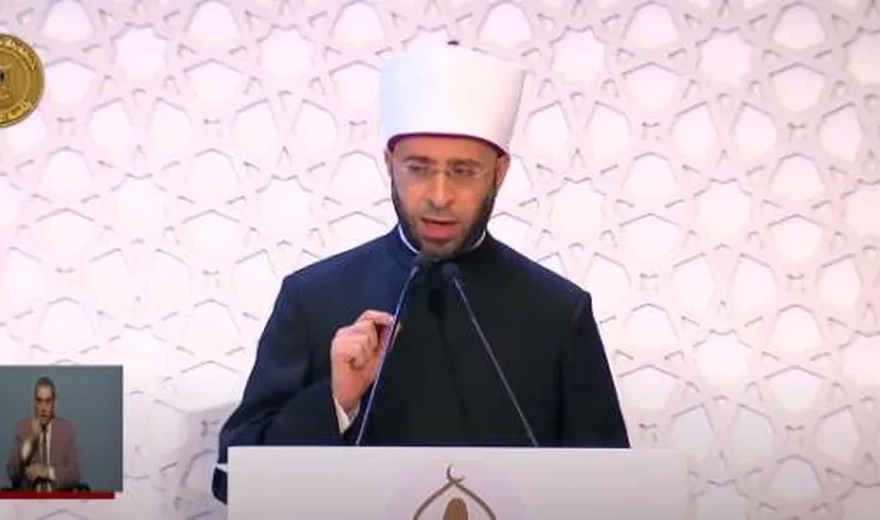 وزير الأوقاف يكرم مها عقل لجهودها في تيسير الخدمات الطبية بمستشفى الدعاة – أخبار مصر
