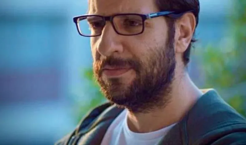 مسلسل «ساعته وتاريخه» الحلقة الثانية.. أحمد أمين يقتل زوجته في شيطان – فن