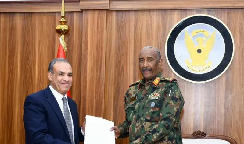 وزير الخارجية يسلم رسالة من الرئيس السيسي إلى «البرهان» خلال زيارته السودان – أخبار العالم